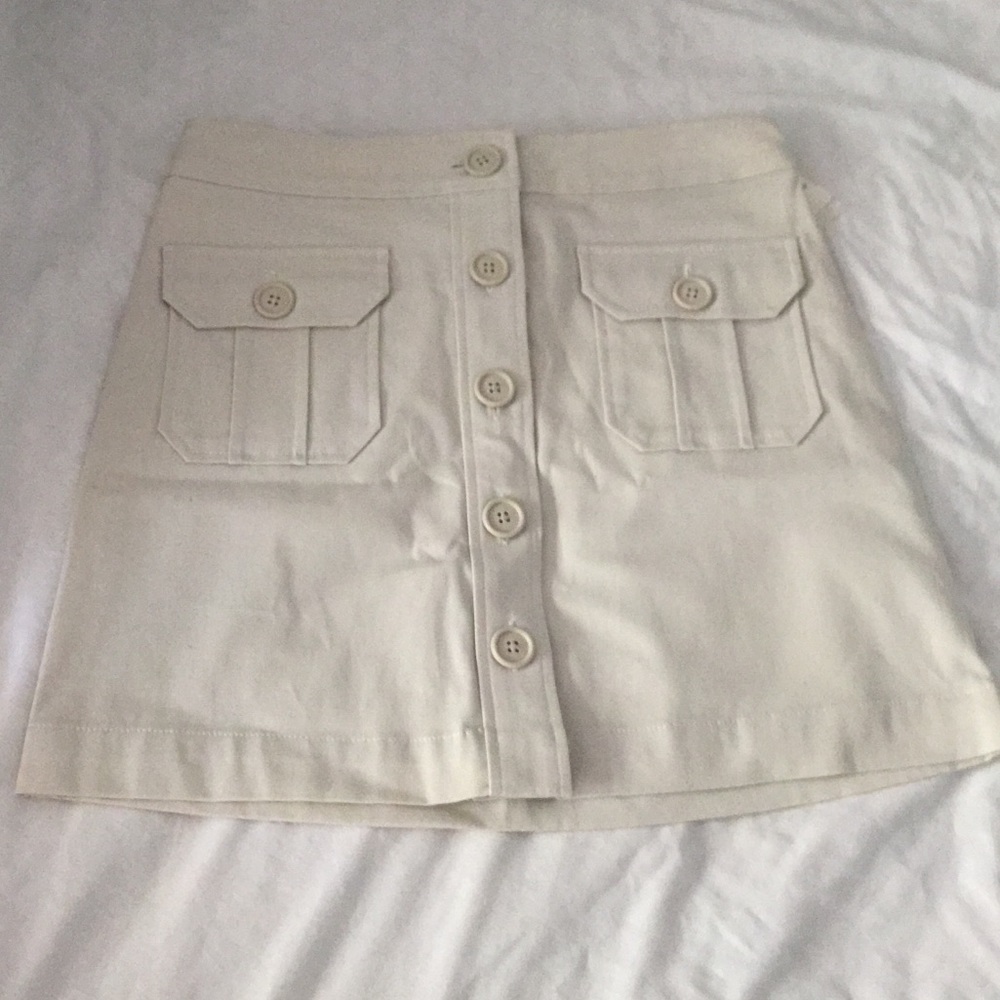 gap khaki skirt